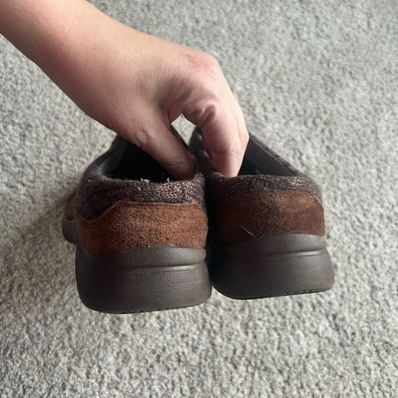 Dansko Emily Women’s Size 40 Brown Suede Knit Mule SHOES Slip On Clogs - Picture 2 of 4